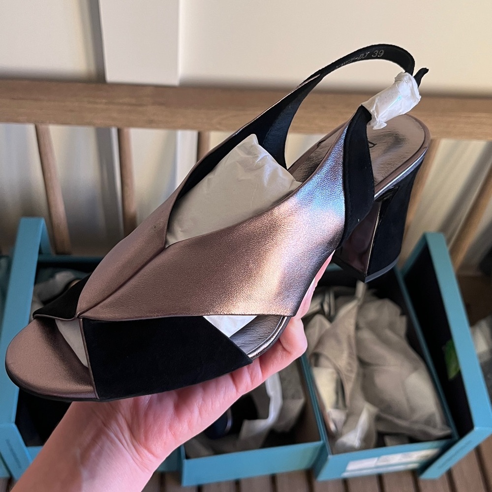 NWT Django & Juliette Kruz Heel